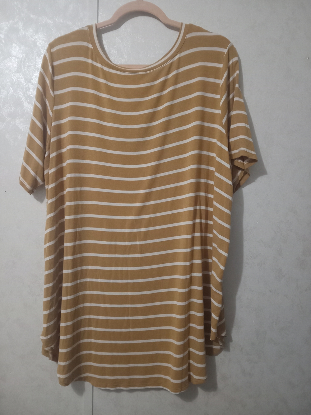 Zenana Premium Mustard & White Striped V-Neck Tee Size 3X - Picture 3 of 6